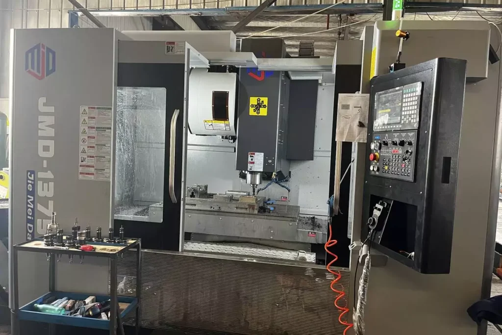 cnc machining center for die casting mold manufacturing 01.jpg YZ9jqvk7eWCP32kB